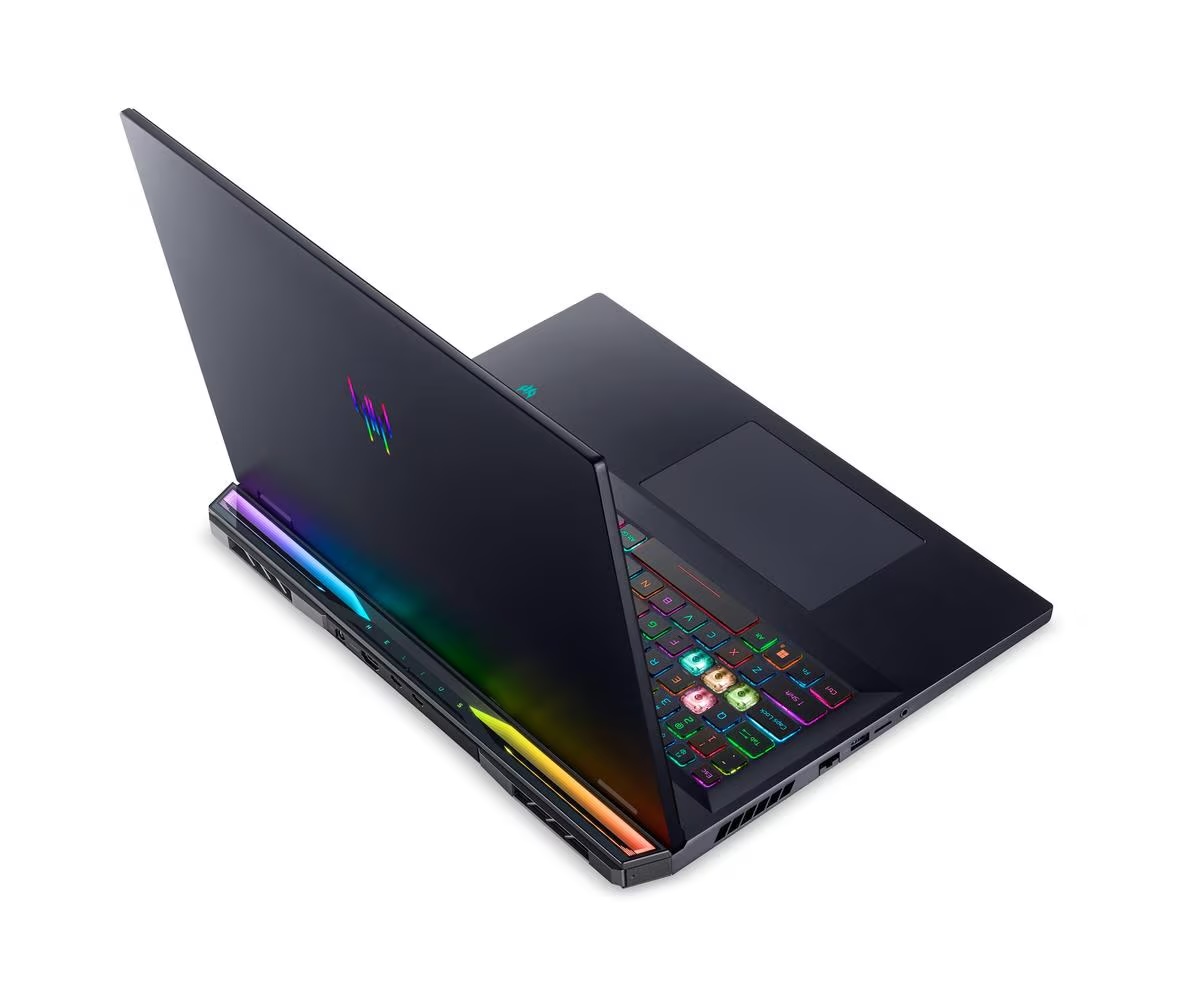 Bild von Acer Predator Helios 18 Gaming (PH18-71-943J)